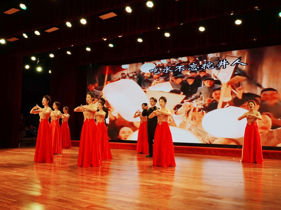 图为比赛现场